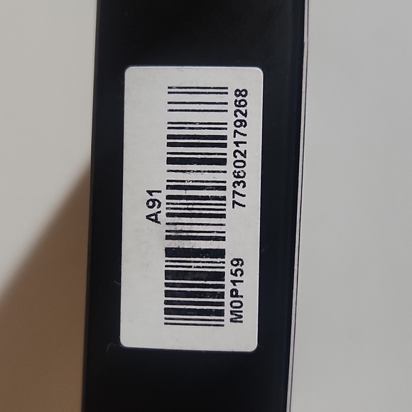 MAC NC30 Full Coverage Foundation - Picture 9 of 9